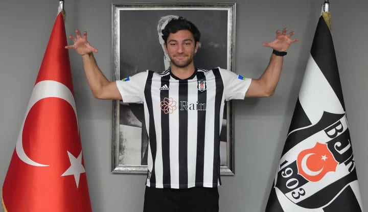 Emrecan Uzunhan imzayı attıktan sonra ilk kez konuştu! İşte açıklamalar!