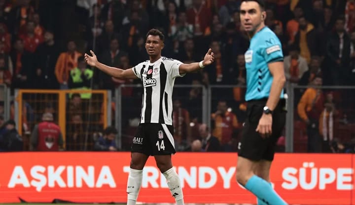 Ersin Destanoğlu: "Hakem futbolun önüne geçti"