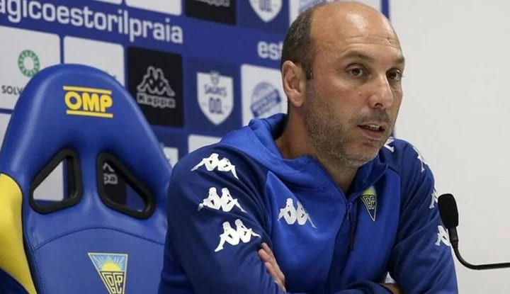 Estoril, Pinheiro ile yolları ayırdı!