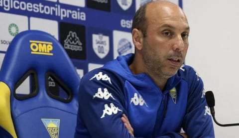 Estoril, Pinheiro ile yolları ayırdı!