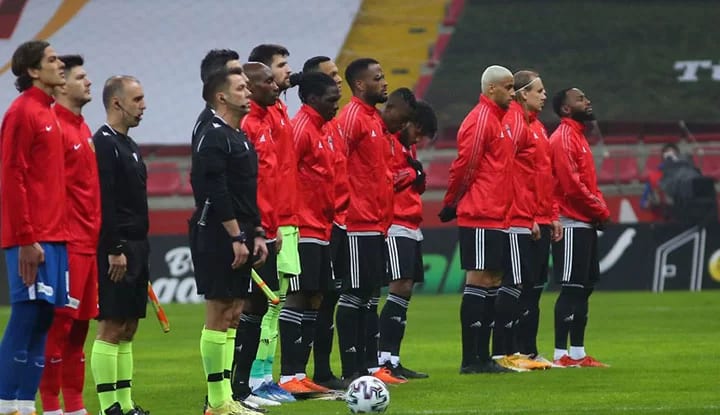 "Ezici bir oranla Beşiktaş’ı gösteriyor"