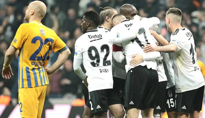 "Futbolu unutmuşlar, futbolcu olduklarına inanmak zor"