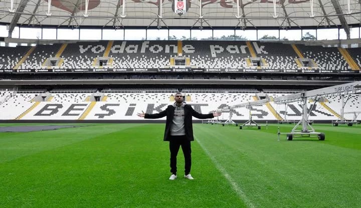 Boateng, Beşiktaş'ta ilk maçına çıktı, golünü attı ve şarkısını çaldırdı!