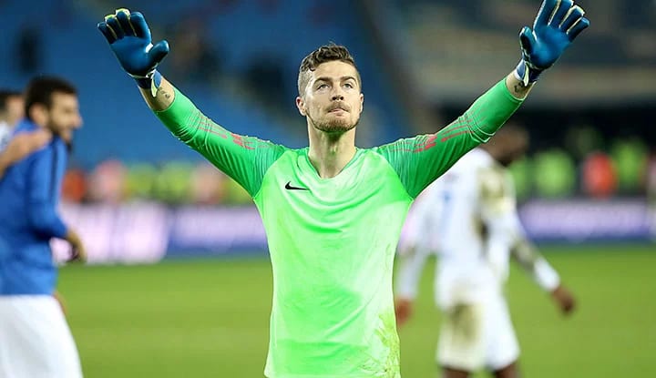 İşte Beşiktaş'ın transfer etmek istediği kaleci! Menajeri, resmen açıkladı!