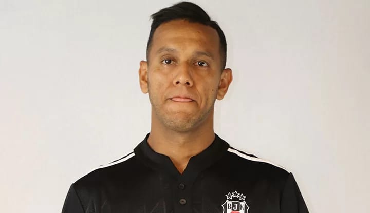 Fedakarlık yaparak oynayan Josef de Souza'dan paylaşım!