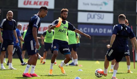 Fenerbahçe'de Beşiktaş derbisi öncesi bir sakatlık şoku daha!