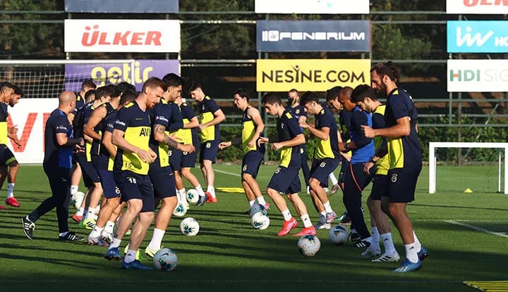 Fenerbahçe'de derbi öncesi şok!