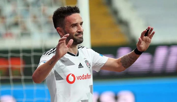 "Fenerbahçe'ye gitme kararı aldım, hakkınızı helal edin"