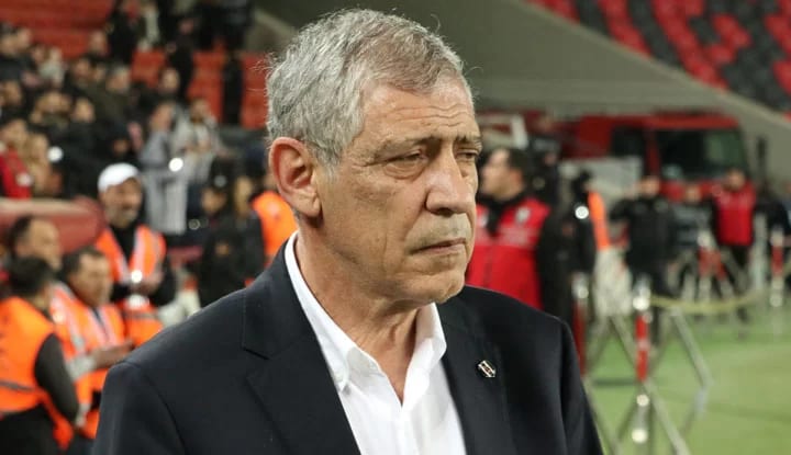 Fernando Santos'tan açıklamalar! "Beşiktaş taraftarlarından özür diliyorum"