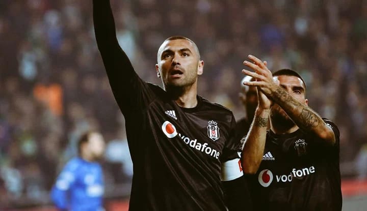 Burak Yılmaz, Beşiktaş'tan ayrılıyor!