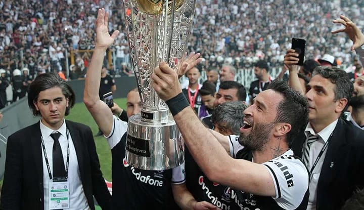Flaş! Gökhan Gönül, Beşiktaş'ın teklifini kabul etti! Anlaşma sağlandı! İşte gelişmeler...