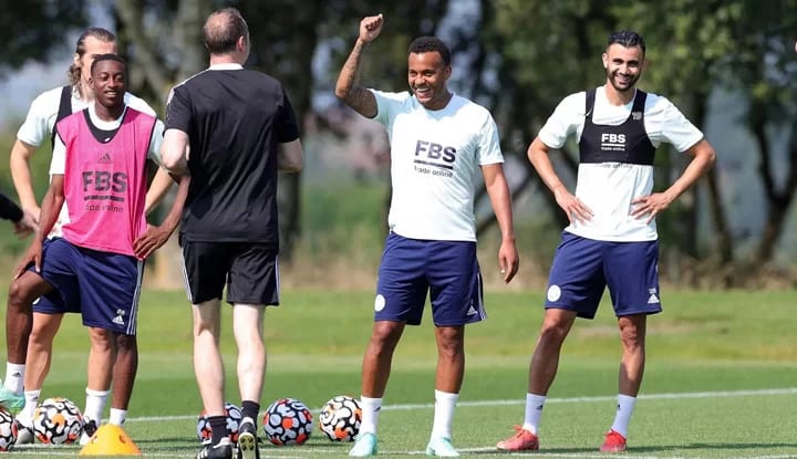 FLAŞ! Leicester City'de Ghezzal sürprizi!