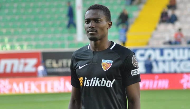 Galatasaray fiyat artırdı ama Beşiktaş Mensah'ı kaptırmadı