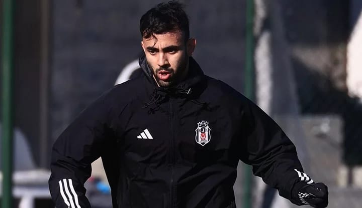 Ghezzal sözleşmesine bağlı kalacağını yönetime bildirdi!