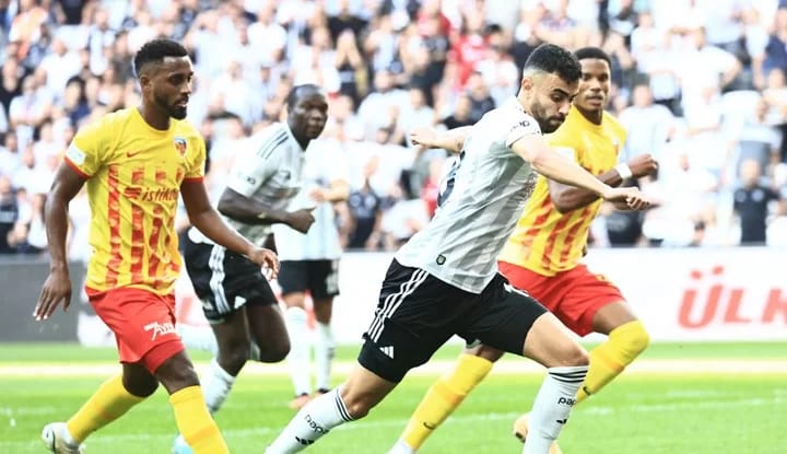 Ghezzal'dan açıklamalar! "Beşiktaş taraftarına çok ihtiyacımız var"