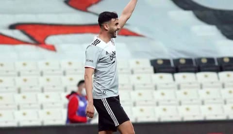 Ghezzal'dan Leicester City'ye rest
