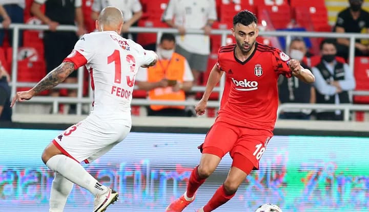 Ghezzal'den flaş açıklama! "Henüz Leicester'la görüşmedim ama..."
