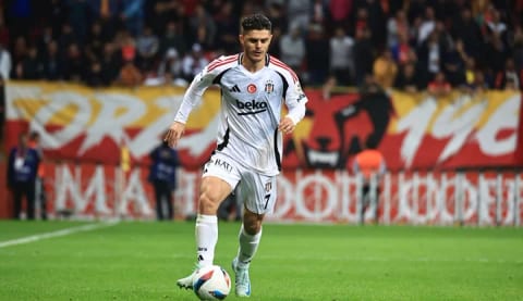 Gio'nun eli Rashica'ya değdi