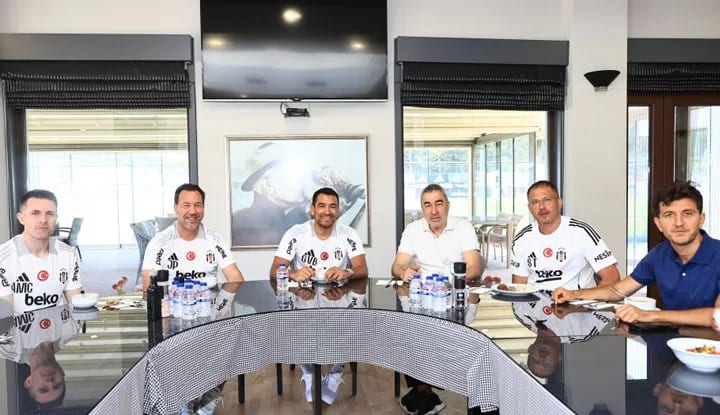 Giovanni Van Bronckhorst çalışmalara başladı!