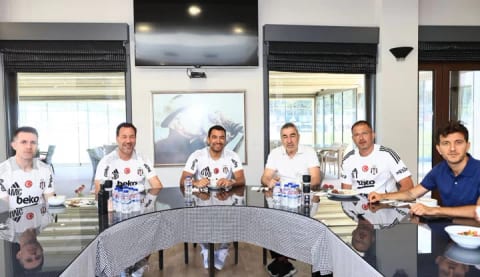 Giovanni Van Bronckhorst çalışmalara başladı!