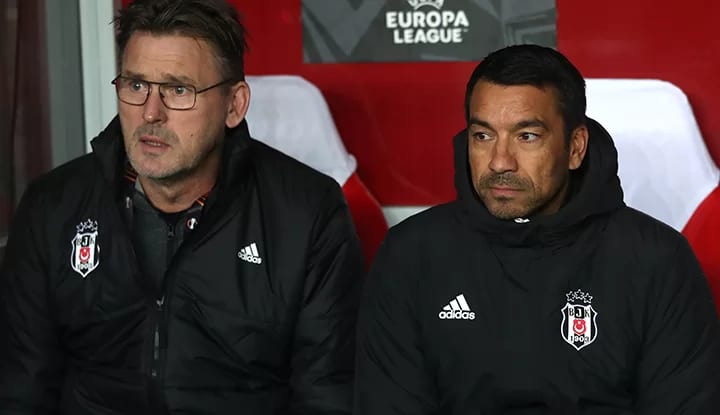 Giovanni van Bronckhorst: "İyi performans göstermiyorum. Üzücü."