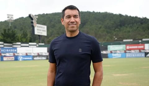Giovanni Van Bronckhorst'dan Nevzat Demir Tesislerine ziyaret!