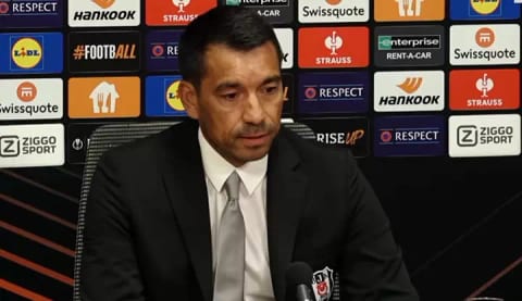 Giovanni van Bronckhorst’tan Ajax maç öncesi çarpıcı açıklamalar!