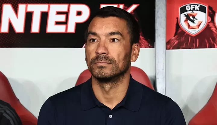 Giovanni van Bronckhorst’tan Gaziantep beraberliği sonrası çarpıcı açıklamalar!