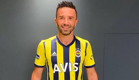 Gökhan Gönül, Beşiktaş'a karşı oynayacak mı?