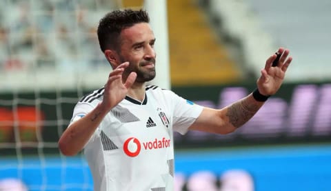 Gökhan Gönül, kararını kendisi açıklayacak! İşte detaylar...