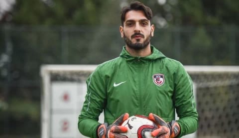 Günay Güvenç, Beşiktaş maçı başlamadan kart gördü!