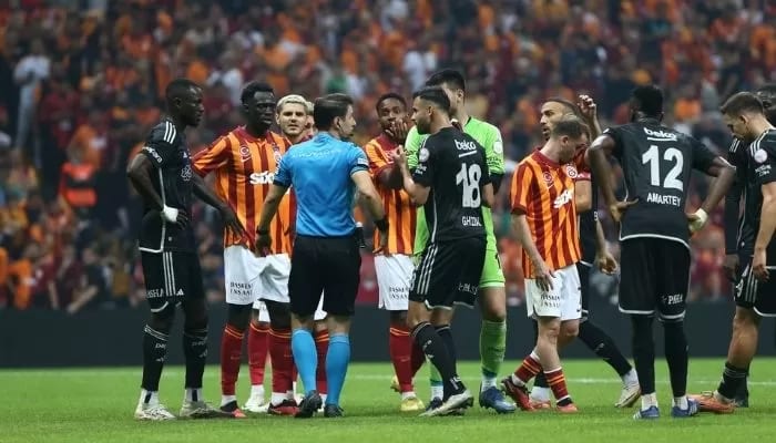 Halil Umut Meler hakkında flaş iddia! ''Beşiktaş - Galatasaray maçının ardından hakem odasında…''