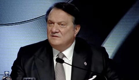 Hasan Arat yeni transferlerin perde arkasını anlattı!