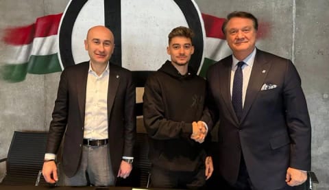 Hasan Arat'tan açıklamalar! "Beşiktaş camiası her şeye layıktır"