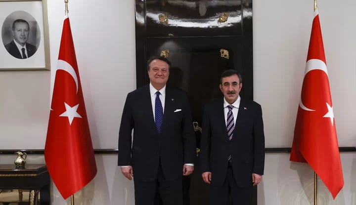 Hasan Arat'tan Cevdet Yılmaz’a ziyaret!