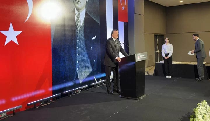 Başkan Hasan Arat’tan flaş açıklamalar! “Serdal Adalı ile telefonda görüştüm”