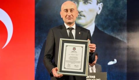 Hüseyin Yücel menajerlere olan borcu açıkladı!