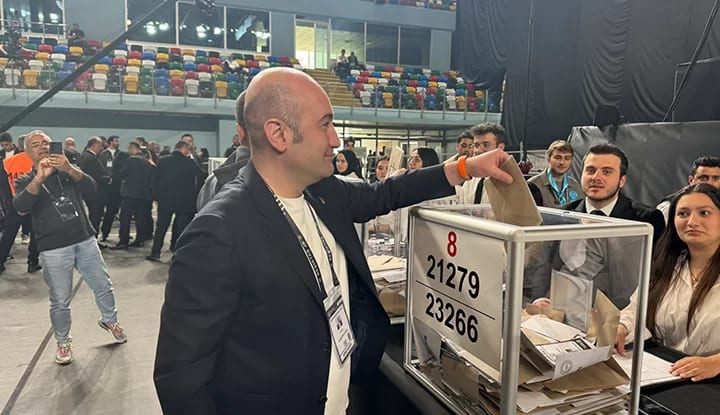 Hüseyin Yücel'den seçim mesajı! "Beşiktaş demokrasisi kazanacak"