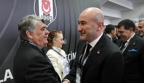 İki başkan adayı konuşmalarını yaptı ve Beşiktaş'ta seçim heyecanı başladı!