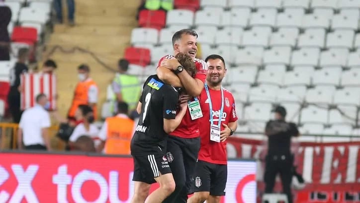 İşte Antalyaspor maçı sonrası Beşiktaş soyunma odasında yaşananlar!