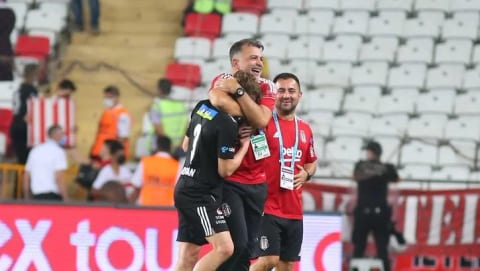 İşte Antalyaspor maçı sonrası Beşiktaş soyunma odasında yaşananlar!