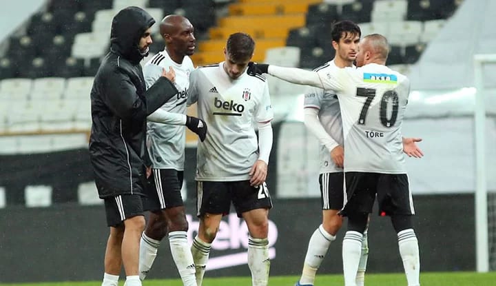 İşte Beşiktaşlı oyuncuların Başakşehir maçı galibiyeti paylaşımları!