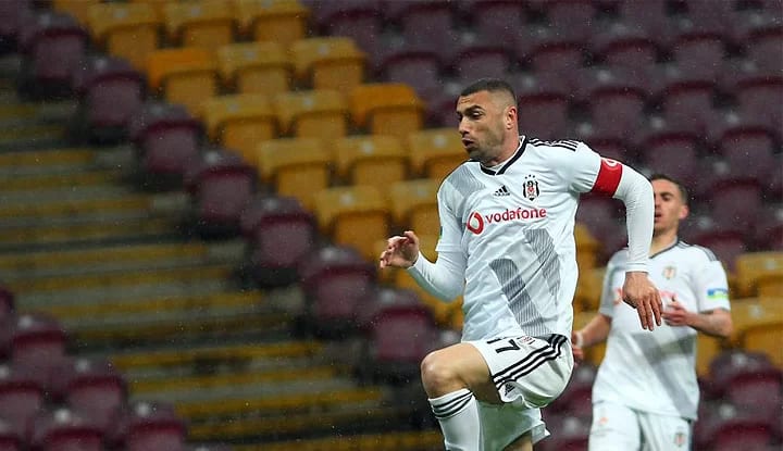 Beşiktaş'ta Burak Yılmaz görüşmesinden beklenmedik cevap!