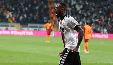 İşte Cyle Larin'e talip olan iki Premier Lig kulübü...