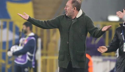 İşte Sergen Yalçın'ın derbinin hakemine söylediği sözler!