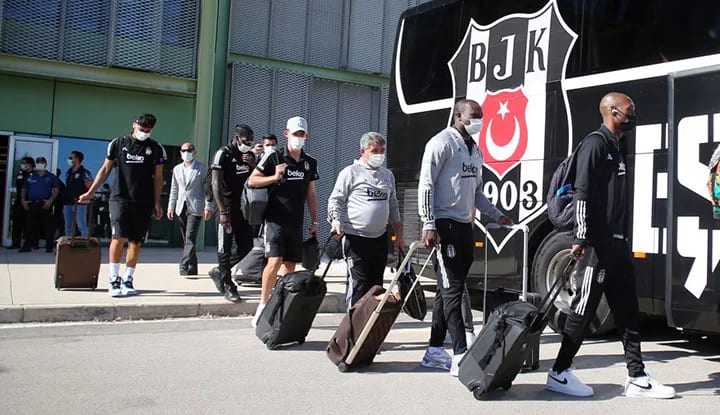 İzmir’de Beşiktaş’a sürpriz misafir