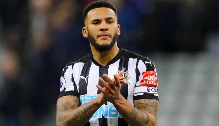 Jamaal Lascelles yan çizdi!