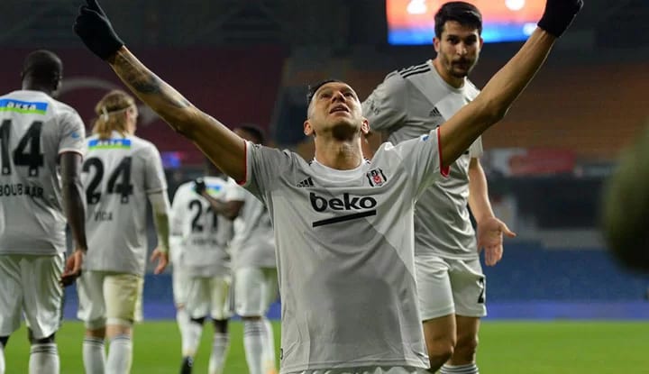 Josef de Souza'dan çarpıcı açıklamalar! "Dorukhan, maçtan sonra geldi ve..."