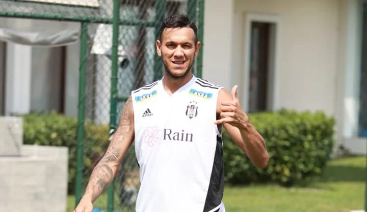 Josef De Souza takım arkadaşlarına moral verdi!