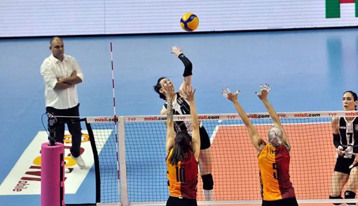 Kadın Voleybol Takımı, Vakıfbank'a mağlup oldu